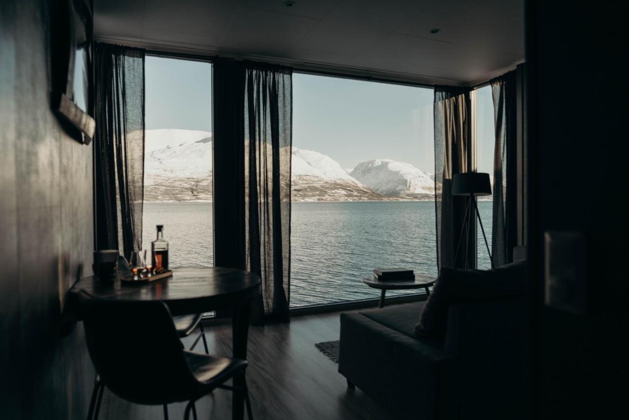 Aurora Fjord Cabins Lyngseidet Extérieur photo