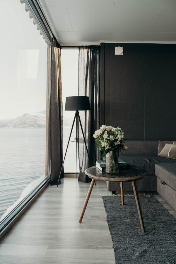 Aurora Fjord Cabins Lyngseidet Extérieur photo